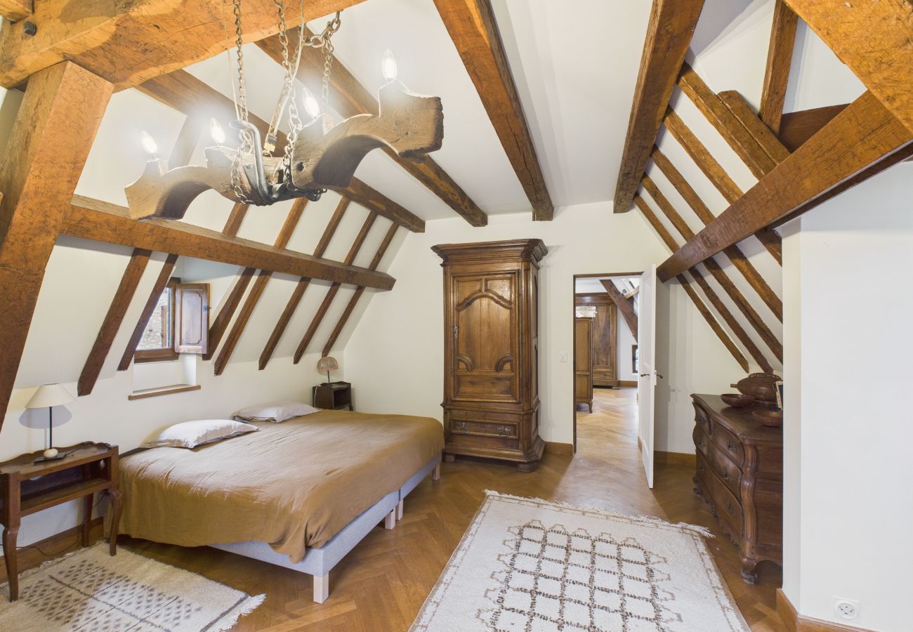 Ferienhaus in Saint-Cyprien - Prächtiges Herrenhaus für 10 Personen mit Pool