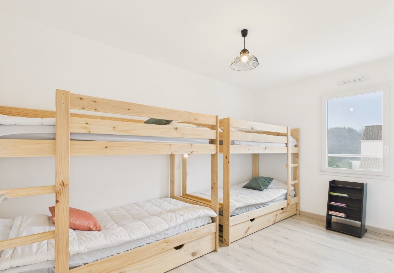 Ferienhaus in Saint-Vincent-sur-Jard - 350 m zum Meer – Haus mit Garten & Jacuzzi,  8