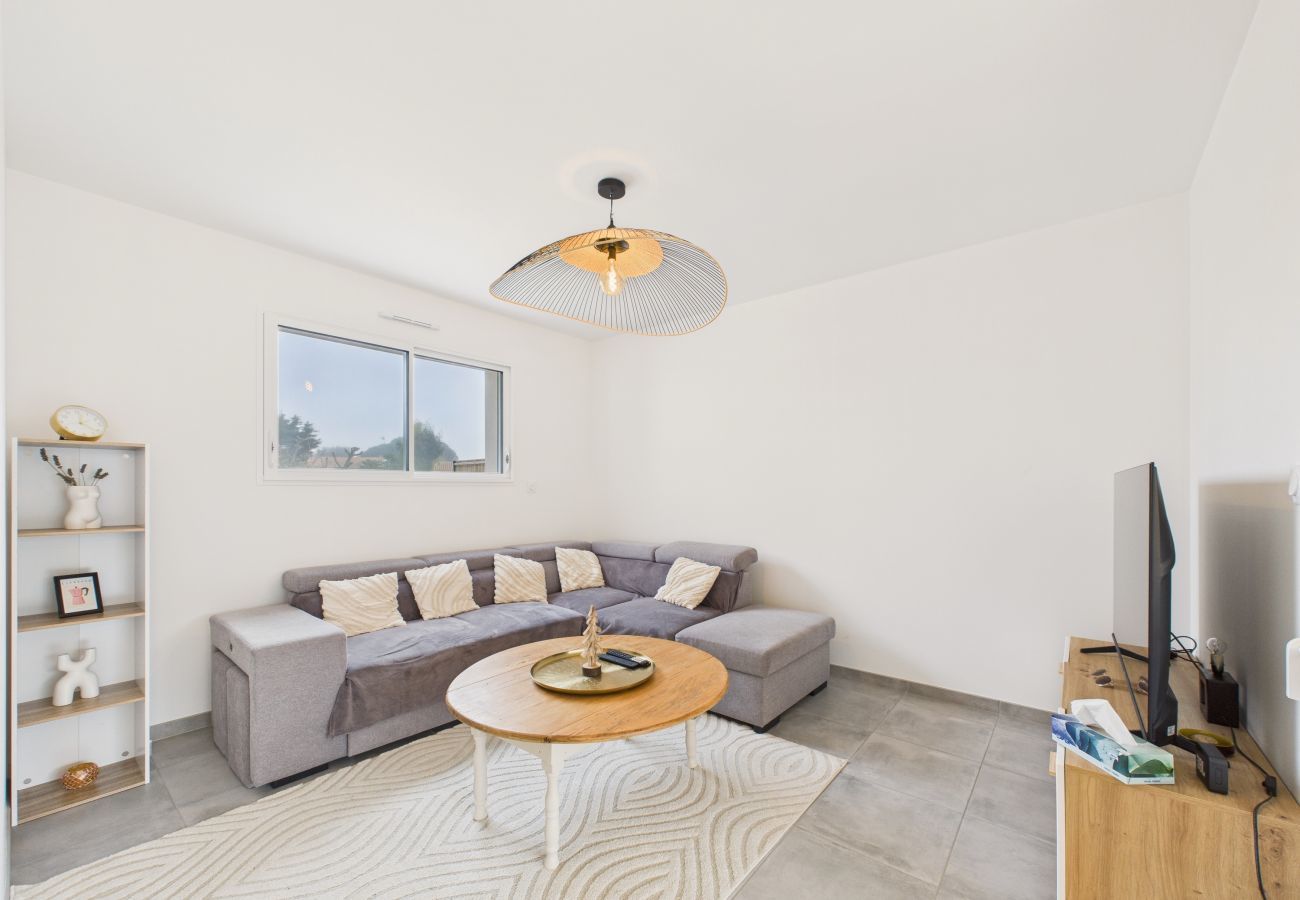 Ferienhaus in Saint-Vincent-sur-Jard - 350 m zum Meer – Haus mit Garten & Jacuzzi,  8