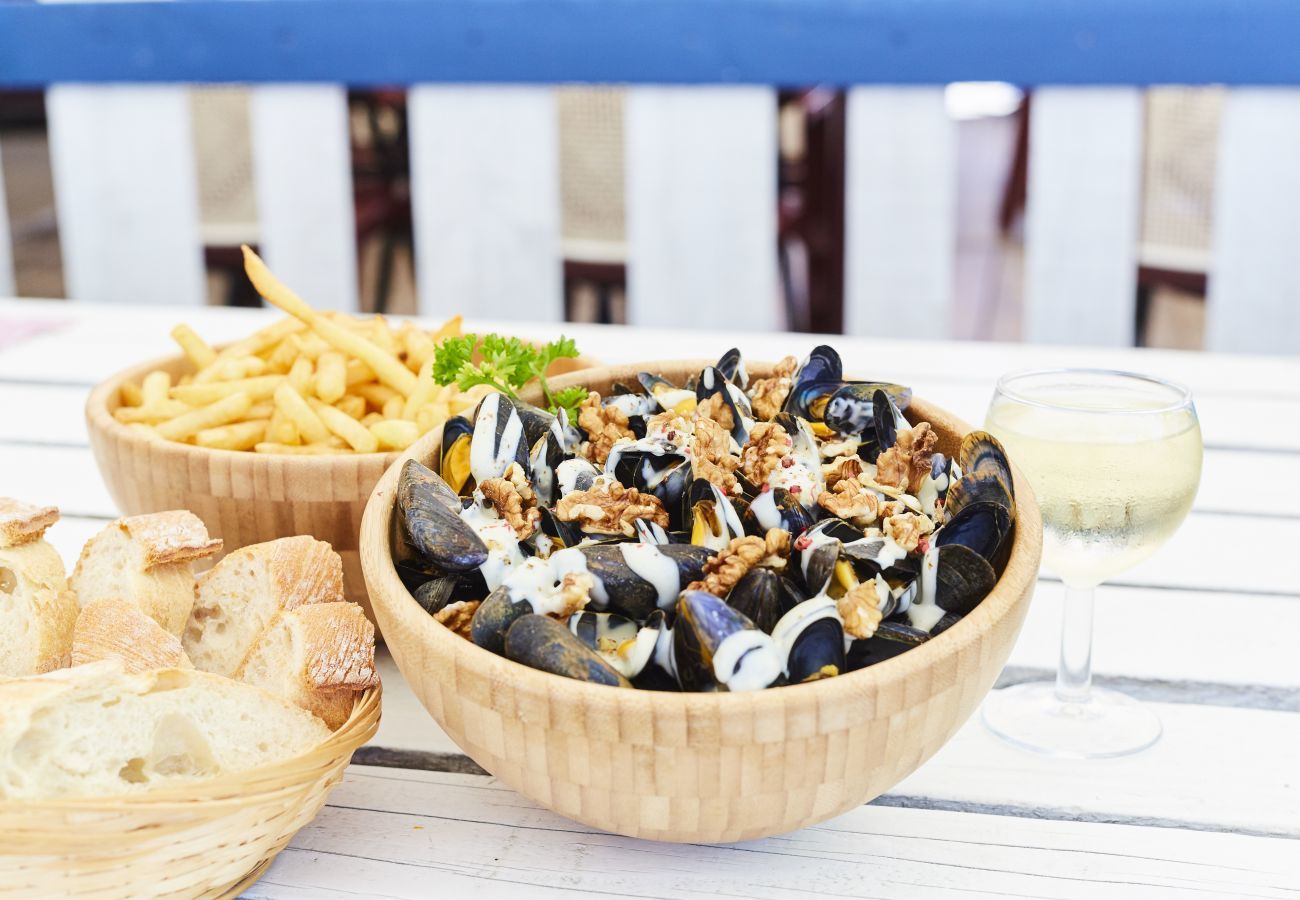 Ferienhaus in Saint-Vincent-sur-Jard - 350 m zum Meer – Haus mit Garten & Jacuzzi,  8