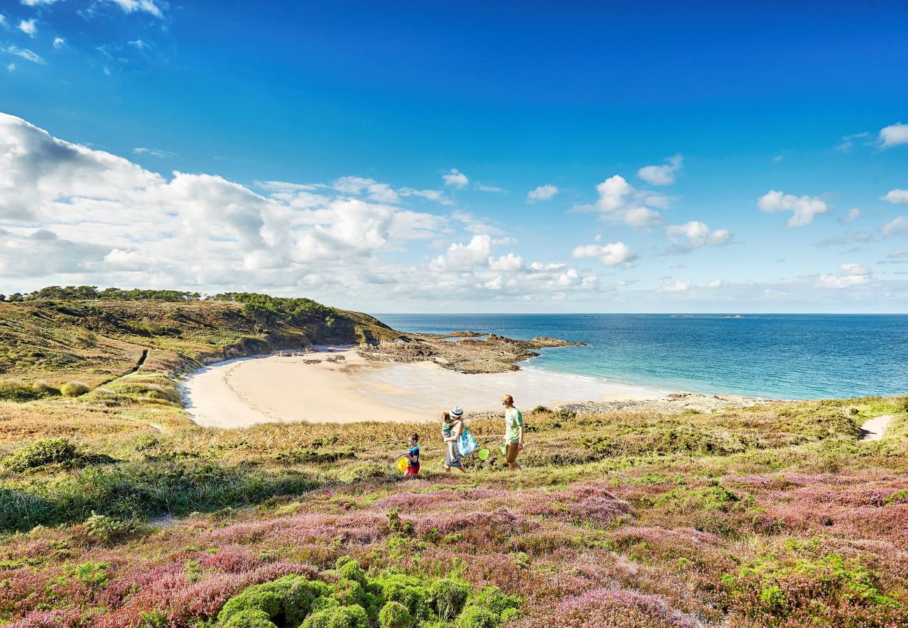 Ferienhaus in Erquy - 400 m vom Strand entfernt - Haus mit Garten für 6
