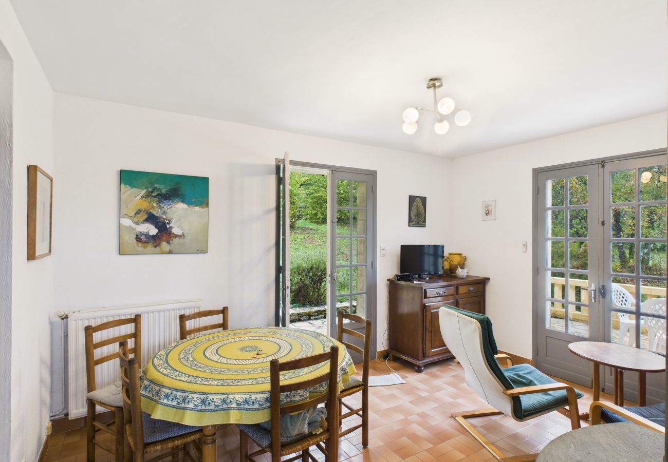 Ferienhaus in Les Eyzies-de-Tayac-Sireuil - Schöner Blick auf das Tal für 3 Erwachsene / 2 Kinder