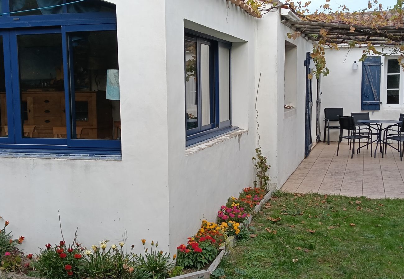 Ferienhaus in Barbâtre - 500 m vom Meer, Garten, 6 Erwachsene 1 Kind