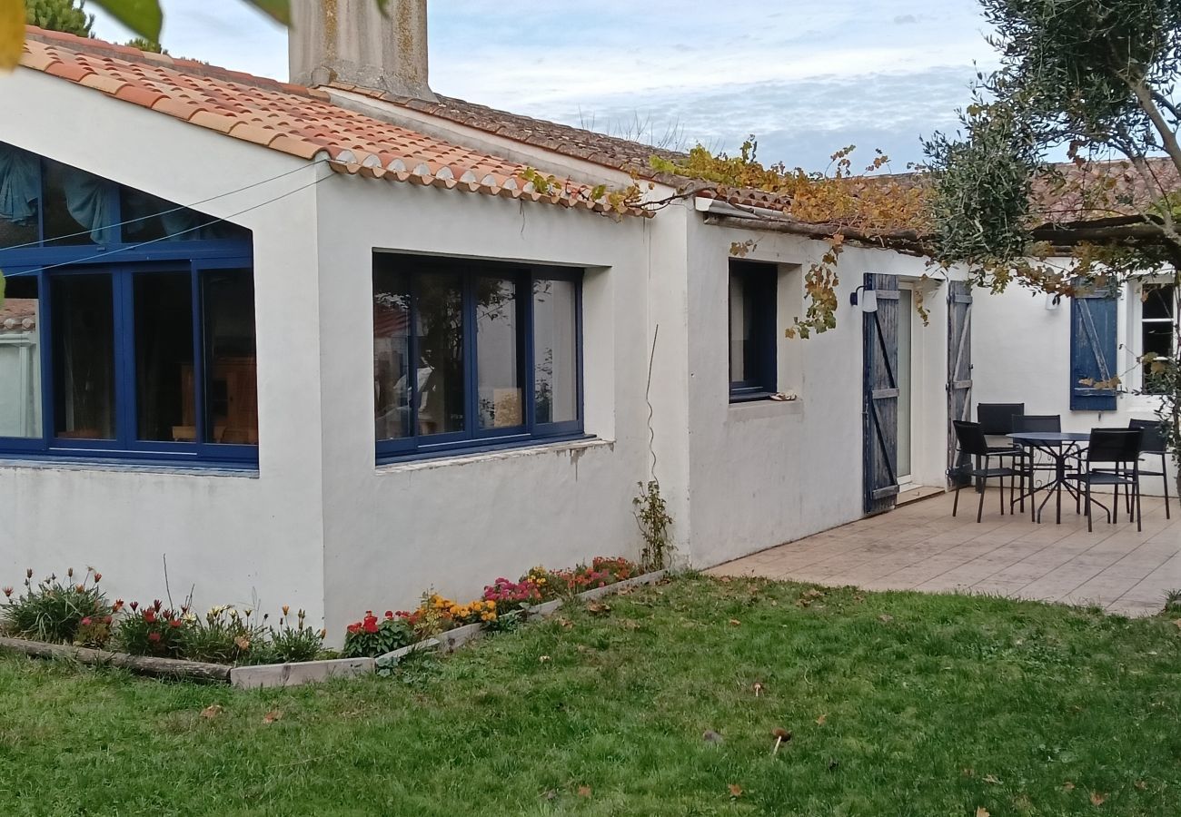 Ferienhaus in Barbâtre - 500 m vom Meer, Garten, 6 Erwachsene 1 Kind