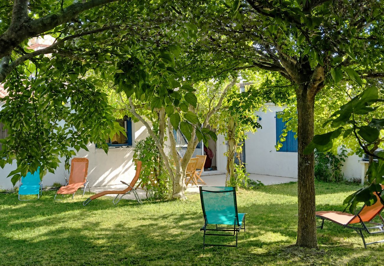 Ferienhaus in Barbâtre - 500 m vom Meer, Garten, 6 Erwachsene 1 Kind