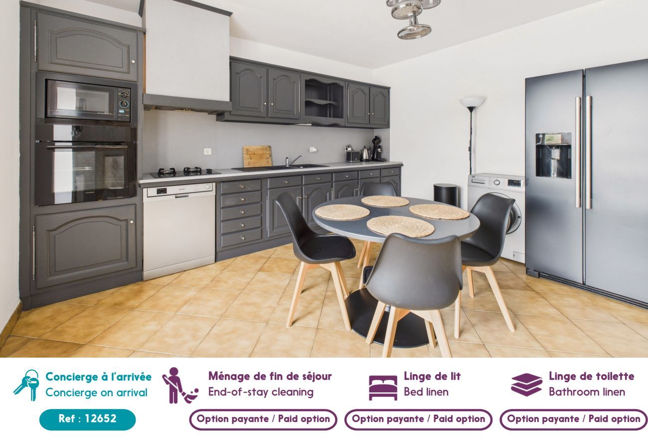 Ferienhaus in Montignac - Pool und Whirlpool – 4 Erwachsene, 4 Kinder