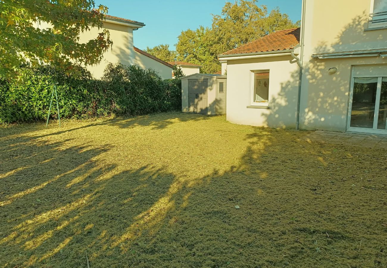 Ferienhaus in Terrasson-Lavilledieu - Schönes Ferienhaus für 6 mit umzäuntem Garten