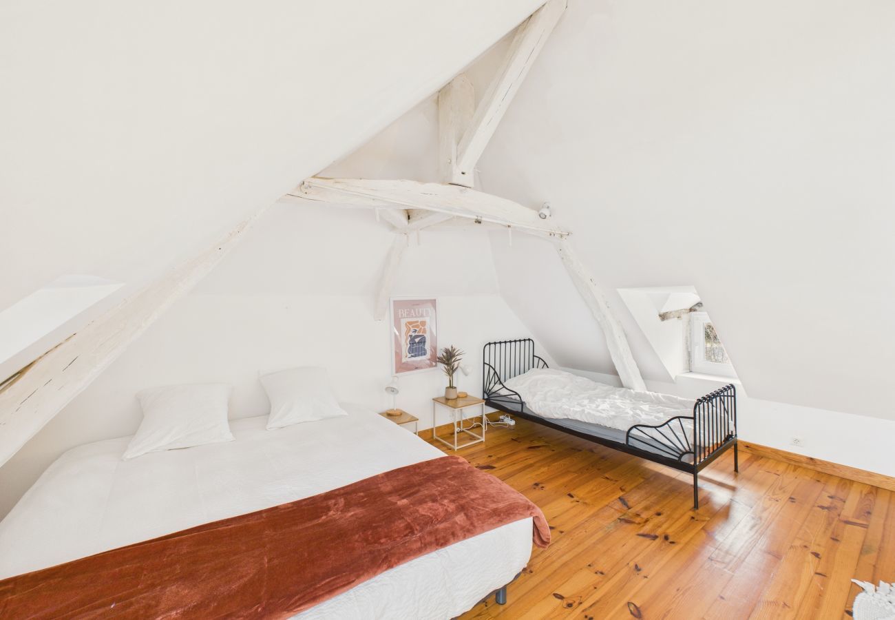 Ferienhaus in La Dornac - Wunderschönes Haus mit Pool und Garten für 8