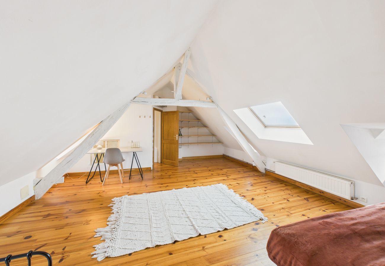 Ferienhaus in La Dornac - Wunderschönes Haus mit Pool und Garten für 8