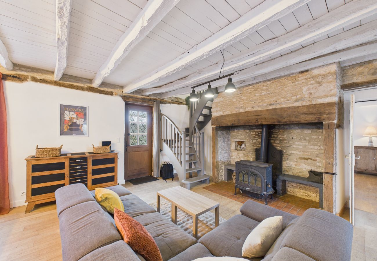 Ferienhaus in La Dornac - Wunderschönes Haus mit Pool und Garten für 8