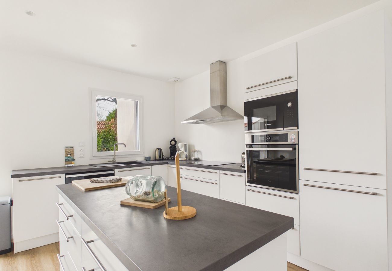 Ferienhaus in Notre-Dame-de-Monts - Komfortables Haus für 6 mit Garten und Whirlpool