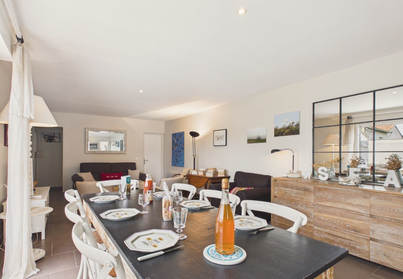 Ferienhaus in Ars-en-Ré - Unterkunft für 8, Garten, der Nähe von Salzwiesen