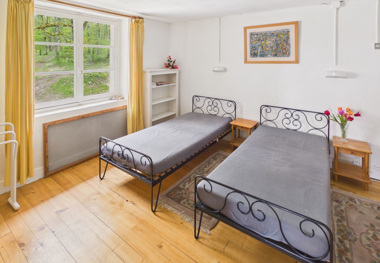 Landhaus in Fanlac - Typisches Ferienhaus für 11 mit Pool & Garten