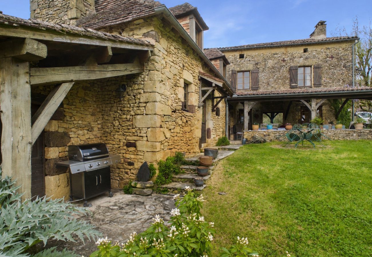 Ferienhaus in Urval - Typisches Haus in der Dordogne mit Pool & Aussicht