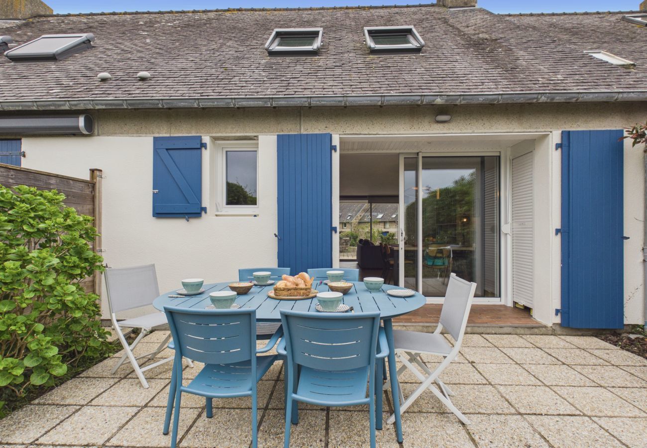 Ferienhaus in Arzon - Meerblick für 6 mit Garten, 150 m vom Strand