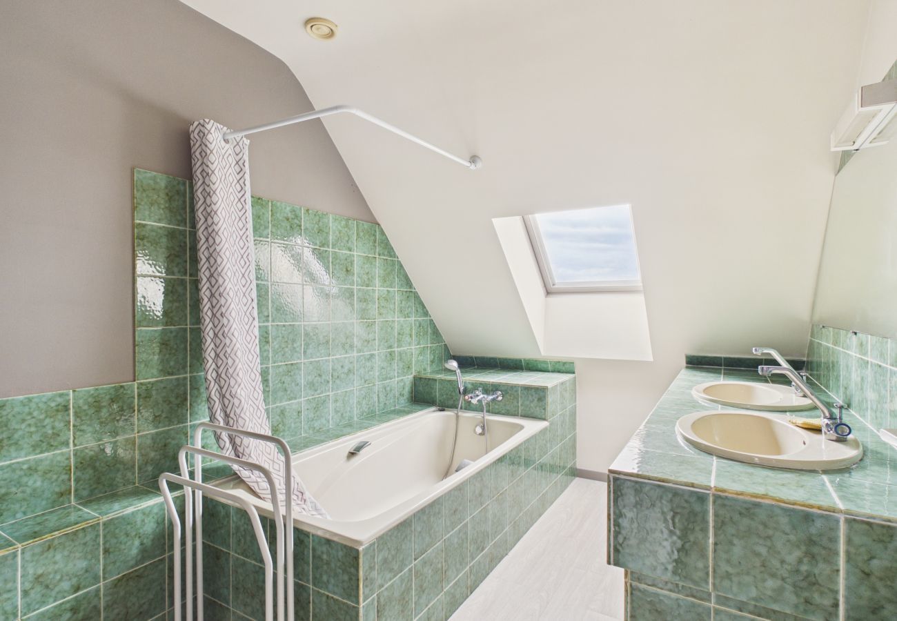 Ferienhaus in Pléneuf-Val-André - Komfortables Haus für 9, mit Garten und Bäumen