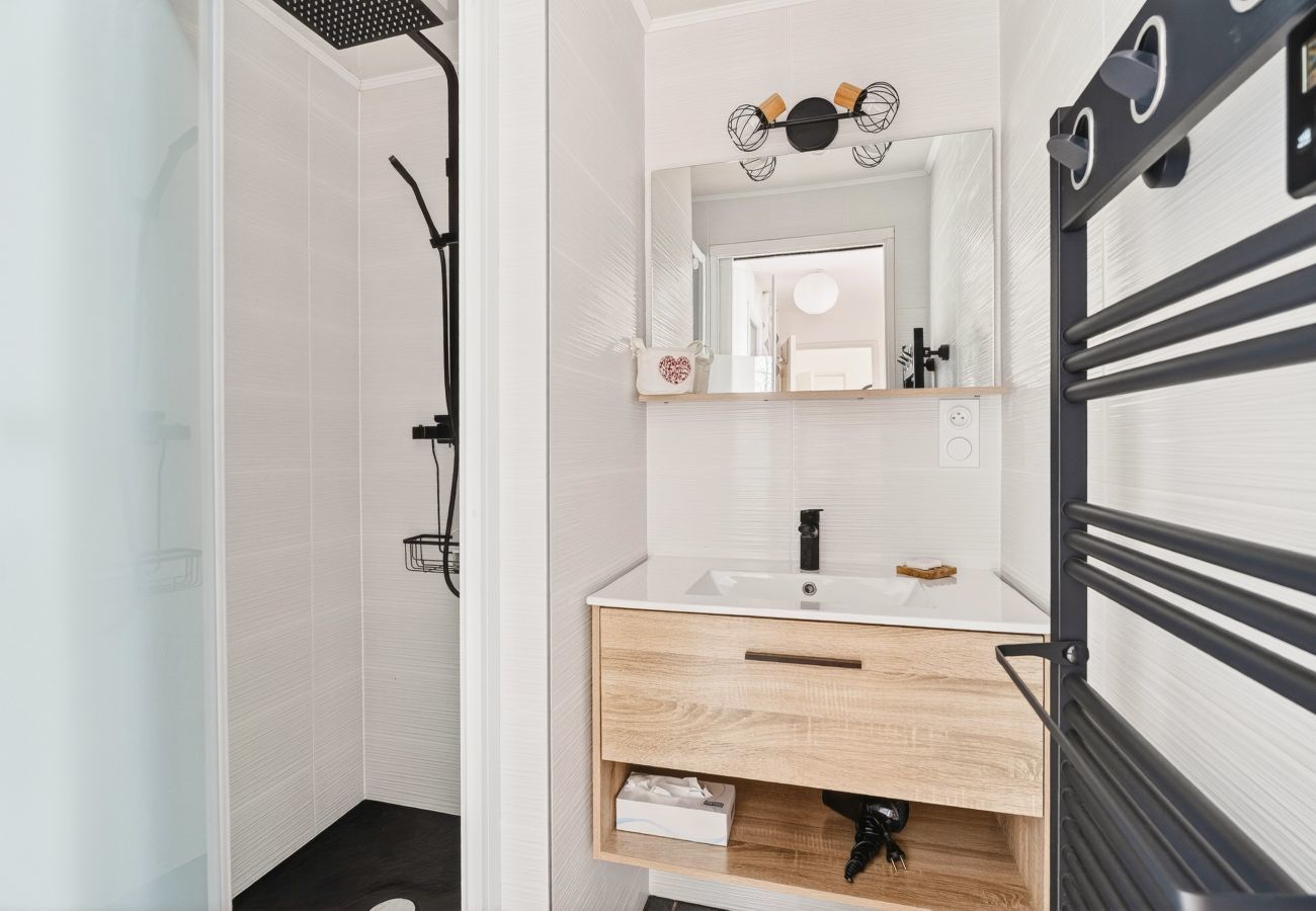 Ferienwohnung in Dinard - Apartment für 4, Gemeinschaftspool, Strand 700 m