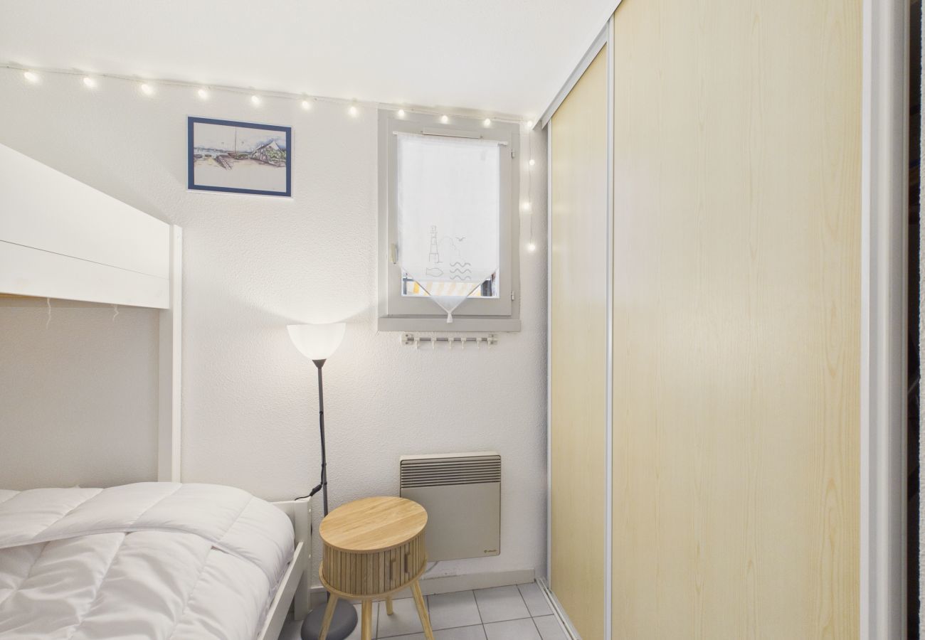 Ferienhaus in Saint-Vincent-sur-Jard - 950 m vom Meer entfernt, Haus mit Garten und Pool