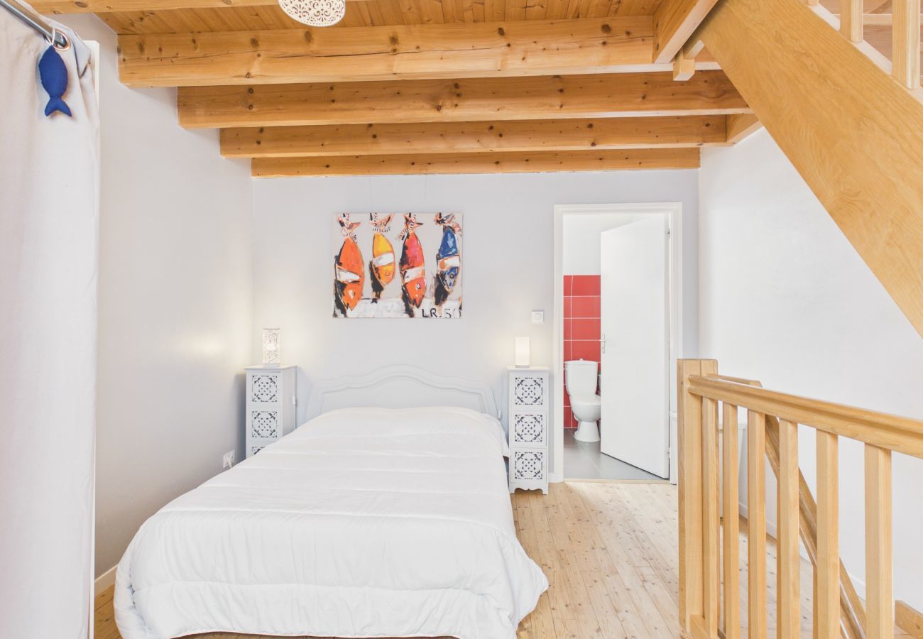 Ferienhaus in Sarzeau - 200 m vom Meer entfernt – Steinhaus für 