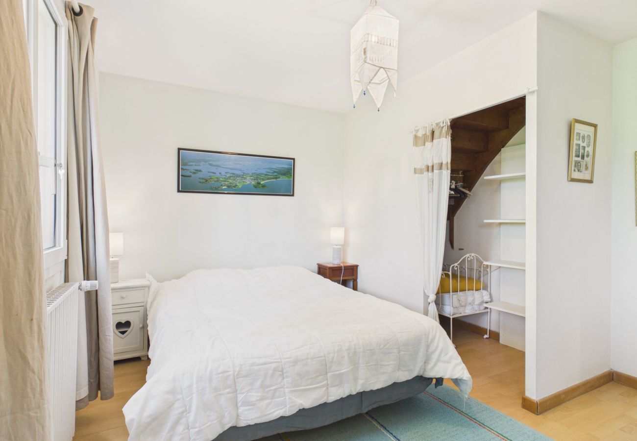 Ferienhaus in Arzon - Haus für 12, 950m vom Strand