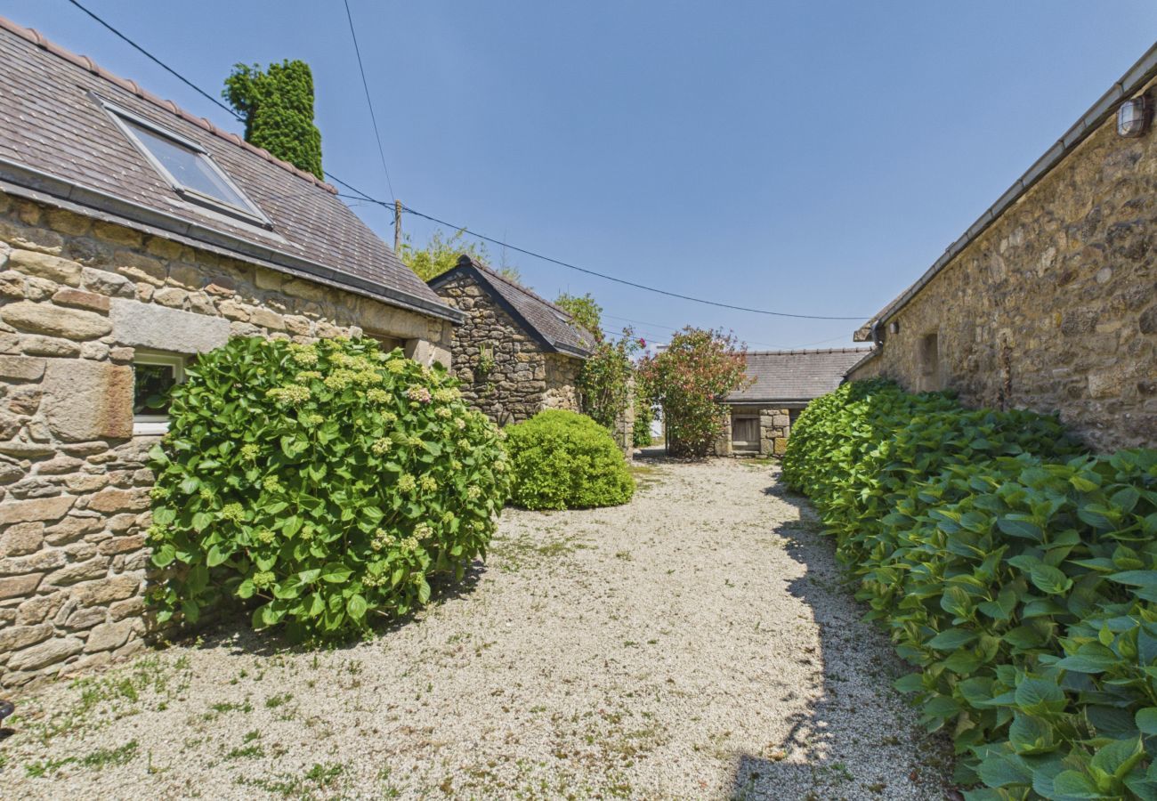 Ferienhaus in Landéda - Charmantes Haus für 11, in Strandnähe