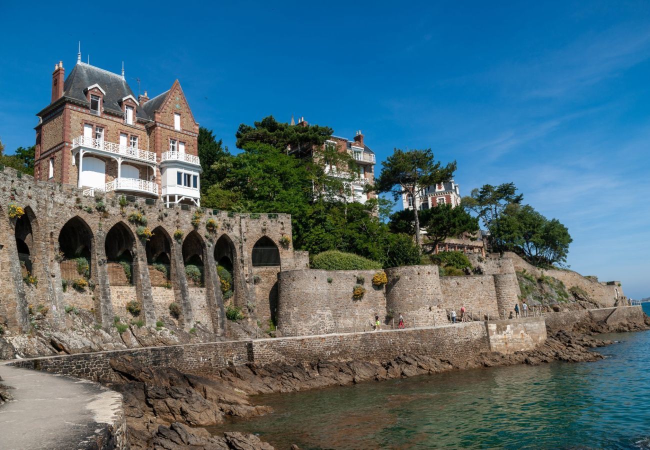 Ferienhaus in Dinard - Wunderschönes Haus für 10, strand nebenan