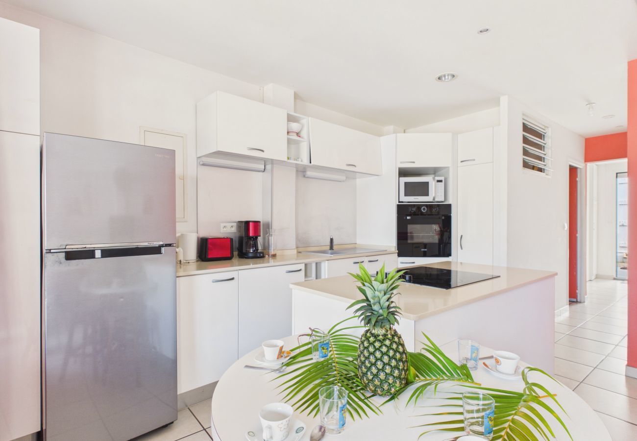 Ferienhaus in Les Anses-d´Arlet - 100 m vom Meer – Haus für 3 Personen mit Grill