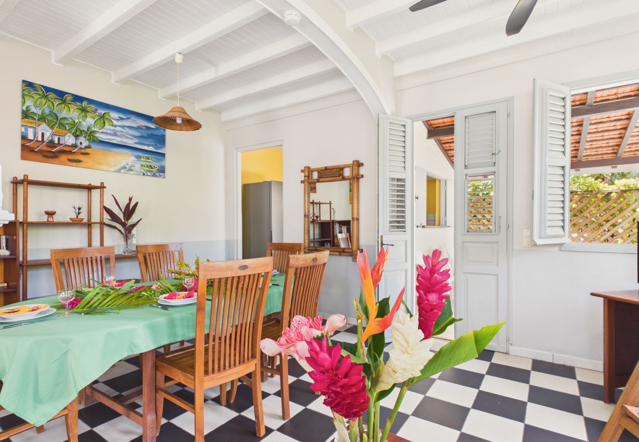 Ferienhaus in Les Anses-d´Arlet - 100 m vom Strand – Familienhaus für 7