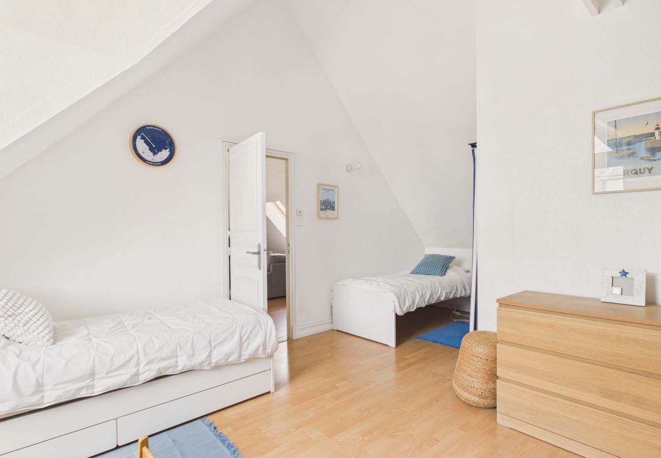 Ferienhaus in Erquy - Strand nebenan, Haus für 10 mit Garten