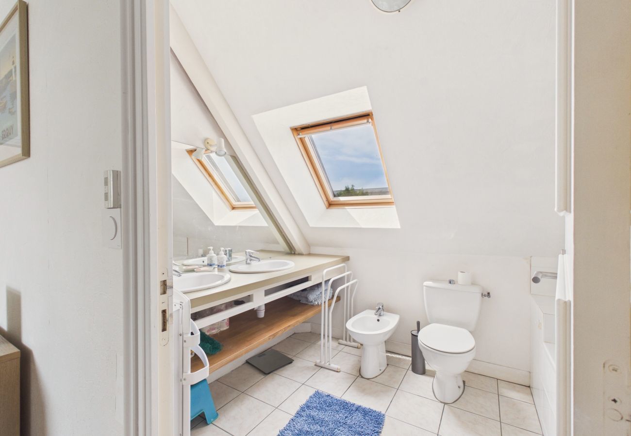 Ferienhaus in Erquy - Strand nebenan, Haus für 10 mit Garten