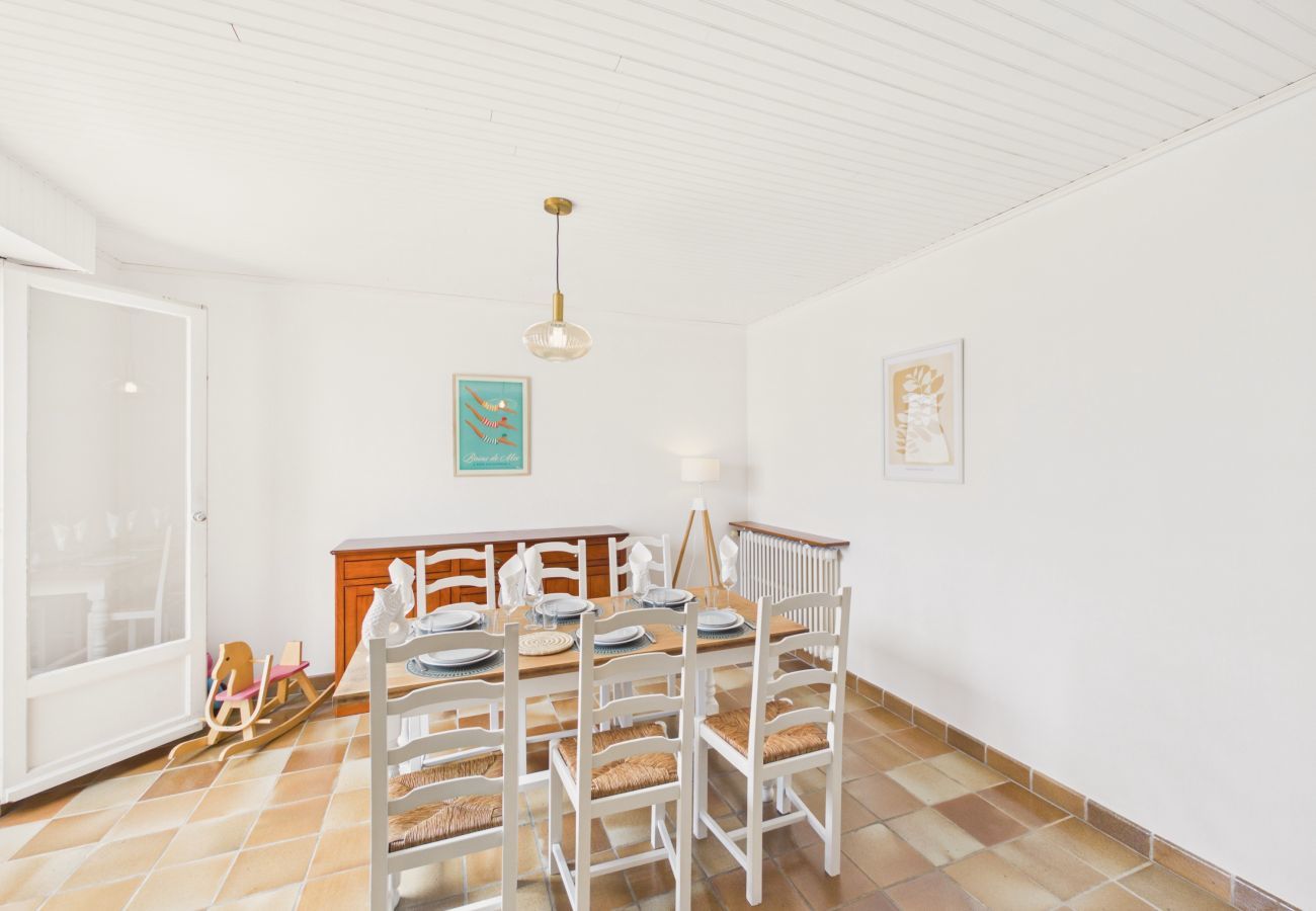 Ferienhaus in Le Guilvinec - 300m Strand - Großes Haus - 6 Erw, 1 Kind, Baby