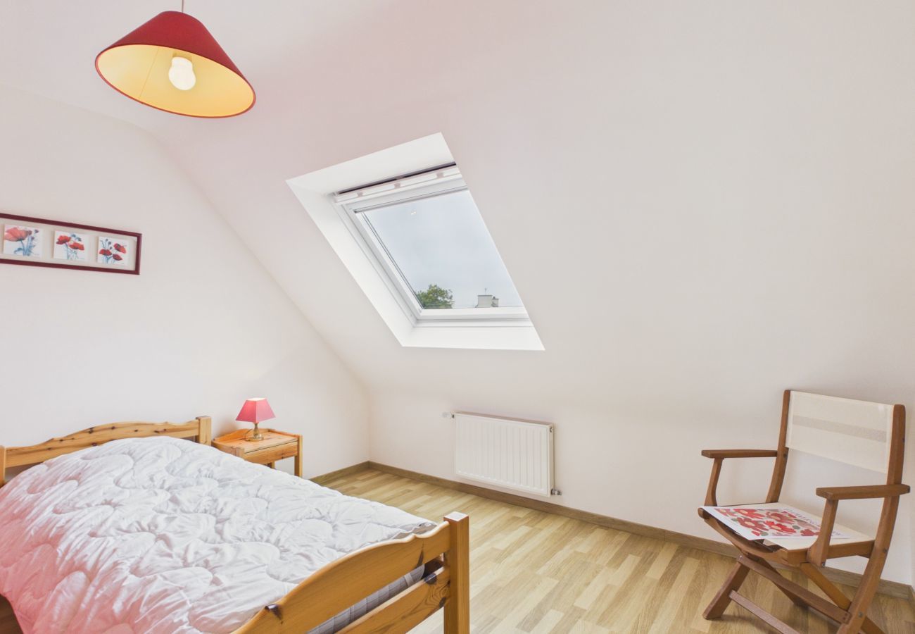 Ferienhaus in Plouguerneau - Strand nebenan, geräumiges Haus mit Garten