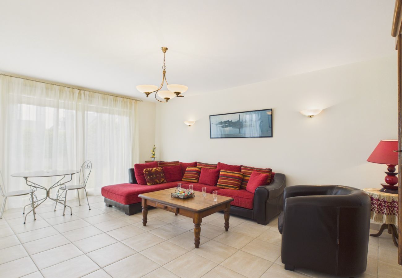 Ferienhaus in Plouguerneau - Strand nebenan, geräumiges Haus mit Garten