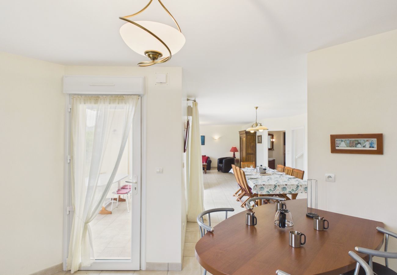 Ferienhaus in Plouguerneau - Strand nebenan, geräumiges Haus mit Garten