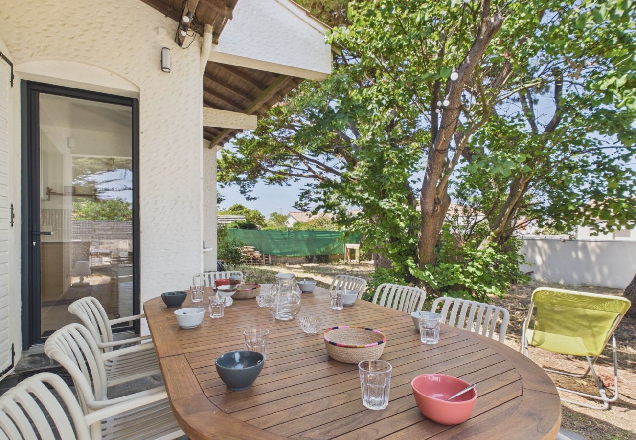 Ferienhaus in Saint-Hilaire-de-Riez - Modernes Haus für 8, Garten & Grillplatz
