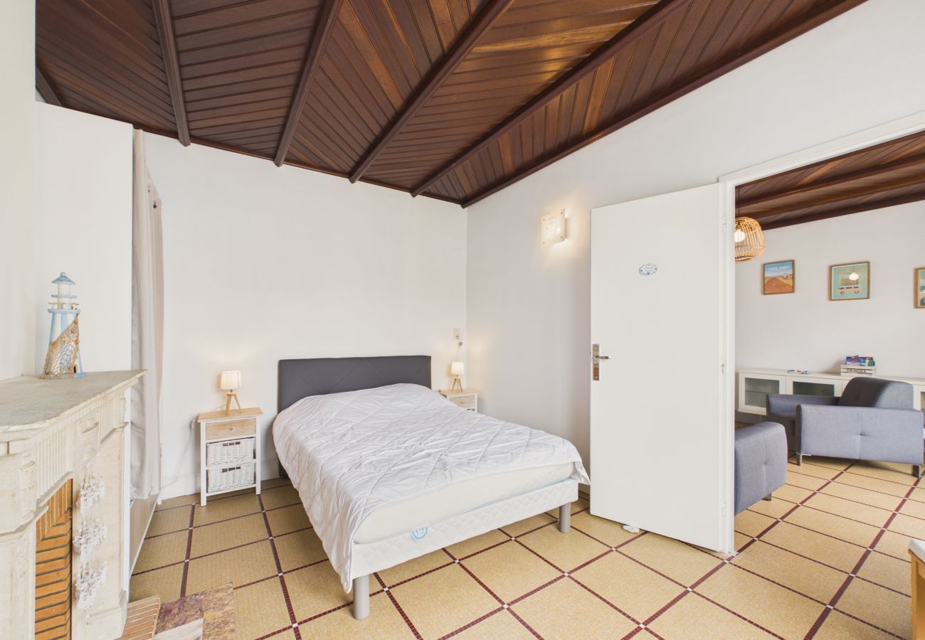 Ferienwohnung in Longeville-sur-Mer - 100 m zum Strand, Wohnung mit Terrasse für 4