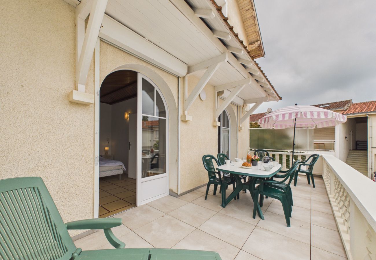Ferienwohnung in Longeville-sur-Mer - 100 m zum Strand, Wohnung mit Terrasse für 4