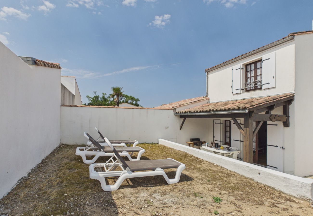 Ferienhaus in Rivedoux-Plage - 50 m zum Strand, für 5 mit Garten & Grill