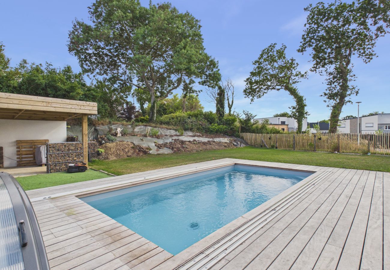 Ferienhaus in Pléneuf-Val-André - Komforthaus mit Garten & beheiztem Pool