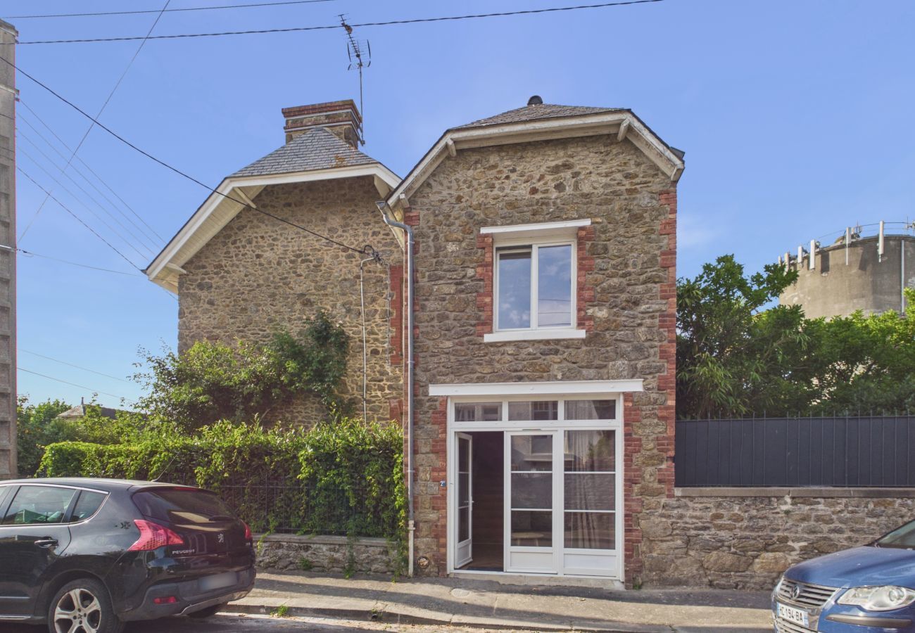 Ferienhaus in Dinard - Für 2, alles zu Fuß, Strand 500 m