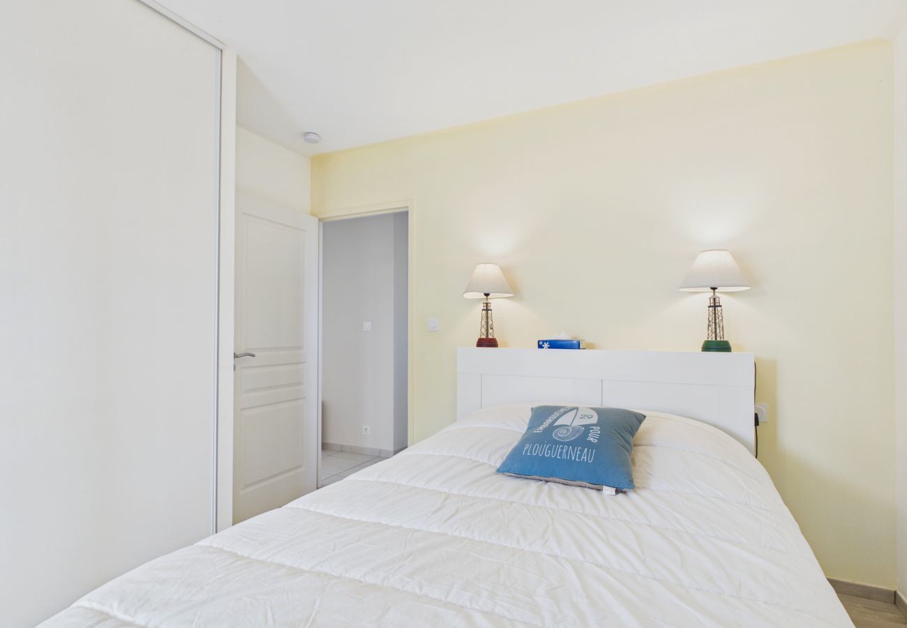 Ferienhaus in Plouguerneau - Haus für 4, Whirlpool & Garten, Strand 200 m entfernt