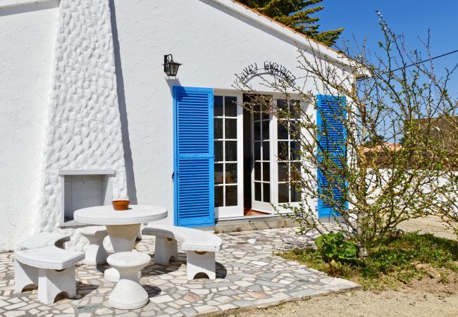 House in Noirmoutier-en-l´Ile - House for 4 - Garden - 400m from Lutins beach House in Noirmoutier-en-l´Ile - House for 4 - Garden - 400m from Lutins beach