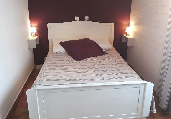 House in Saint-Maixent-sur-Vie -  Holidays for two in the region of Saint-Gilles House in Saint-Maixent-sur-Vie -  Holidays for two in the region of Saint-Gilles