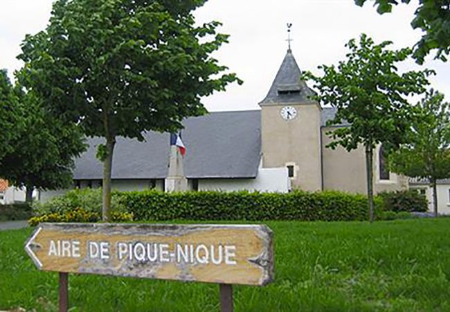 House in Saint-Maixent-sur-Vie -  Holidays for two in the region of Saint-Gilles House in Saint-Maixent-sur-Vie -  Holidays for two in the region of Saint-Gilles