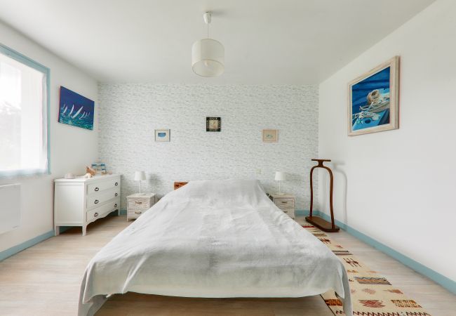 House in Arzon - House with garden for 10 - 600m from the beach House in Arzon - House with garden for 10 - 600m from the beach