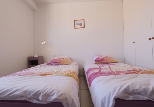 Apartment in Saint-Gilles-Croix-de-Vie - An apartment for 4 on the marina of St-Gilles Apartment in Saint-Gilles-Croix-de-Vie - An apartment for 4 on the marina of St-Gilles