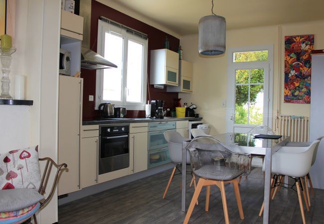 House in St. Hilaire de Riez - Large house for 8 persons, St Hilaire de Riez House in St. Hilaire de Riez - Large house for 8 persons, St Hilaire de Riez