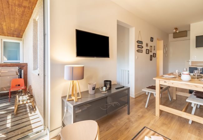 Apartment in Genos - 80m from the slopes - Apart for 4 adults/2 children Apartment in Genos - 80m from the slopes - Apart for 4 adults/2 children