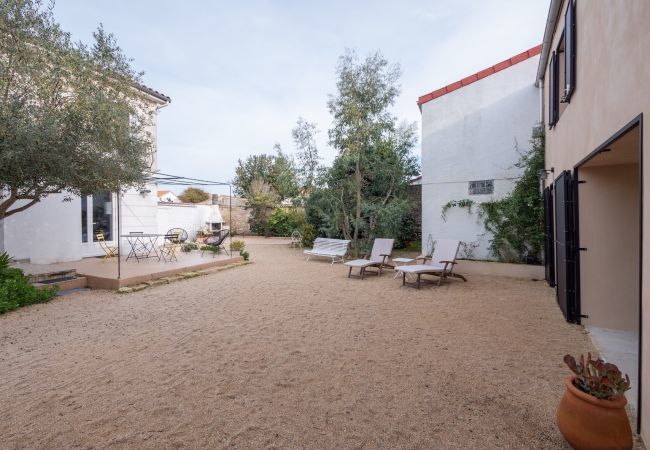 House in Jard-sur-Mer - House for 6 - Garden - 950m from beach  House in Jard-sur-Mer - House for 6 - Garden - 950m from beach