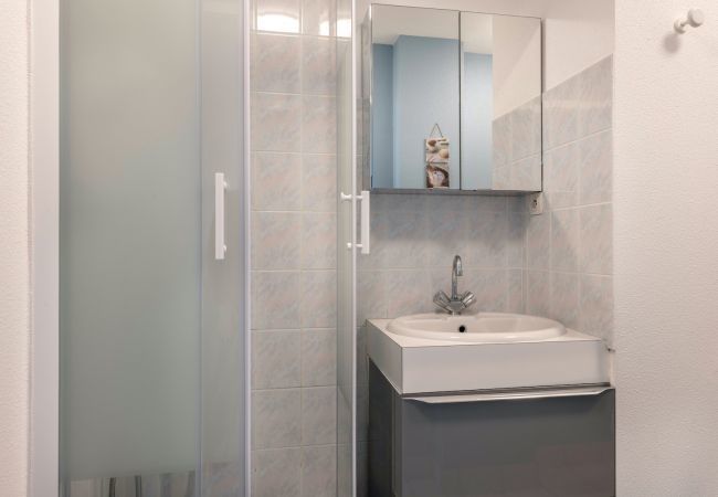 Apartment in Arzon - 600m from the beach - View of the port of Crouesty Apartment in Arzon - 600m from the beach - View of the port of Crouesty